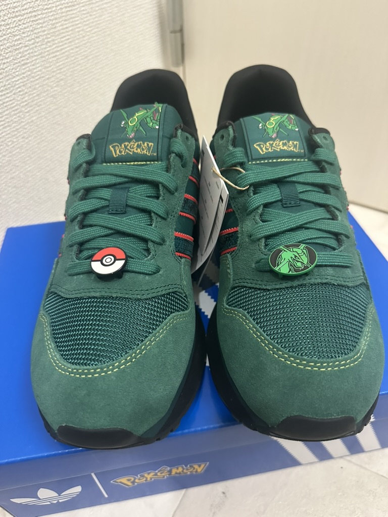 レックウザ × adidas スニーカー